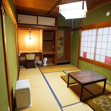 Hostel Murasaki Ryokan Takayama  Exteriör bild