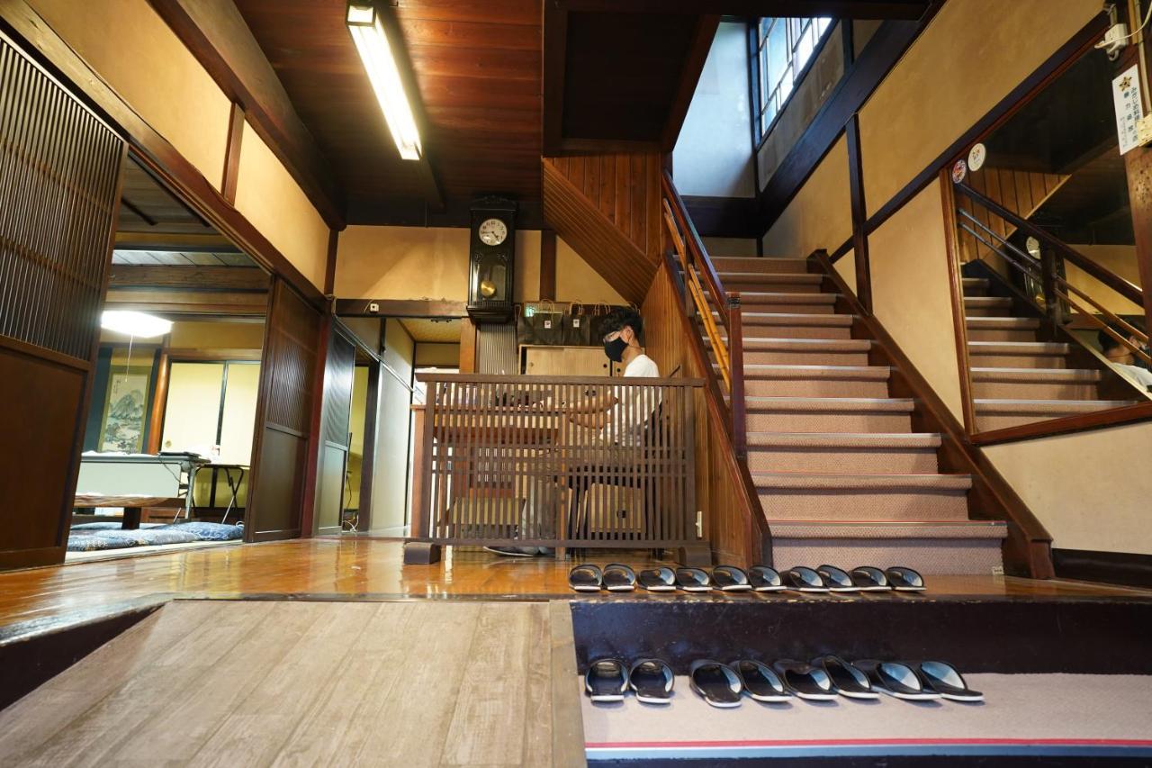 Hostel Murasaki Ryokan Takayama  Exteriör bild