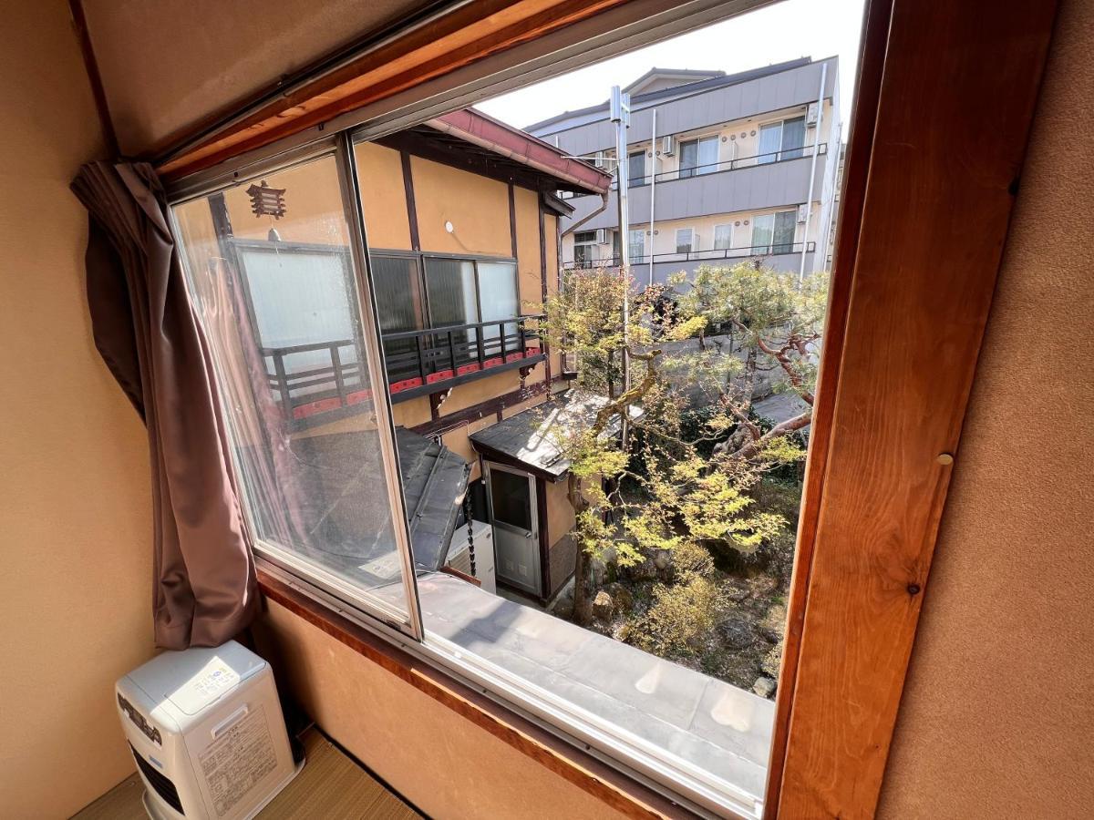 Hostel Murasaki Ryokan Takayama  Exteriör bild