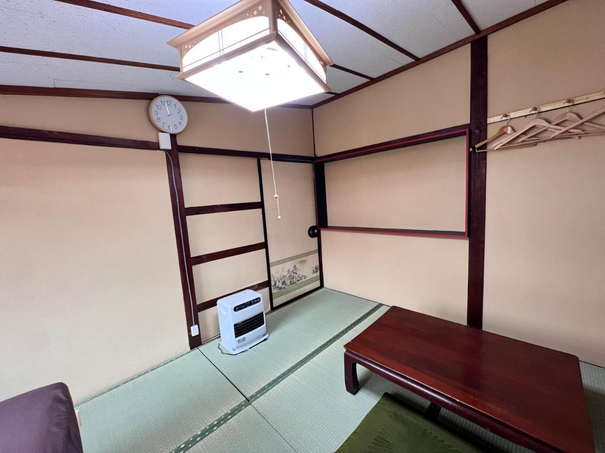 Hostel Murasaki Ryokan Takayama  Exteriör bild
